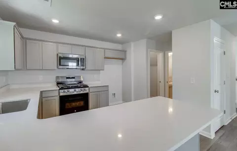 Kitchen - 3102 Hallsdale Dr, Elgin, SC 29045 photo 3 of 4