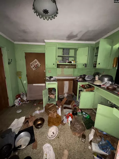 Kitchen - 9 Middle St, Sumter, SC 29150 photo 1 of 2