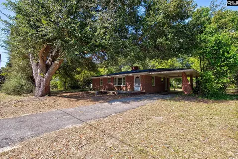 Exterior - 207 Hampton St E, Bethune, SC 29009 photo 2 of 5