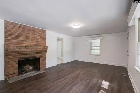 Living - 207 Hampton St E, Bethune, SC 29009 photo 2 of 5