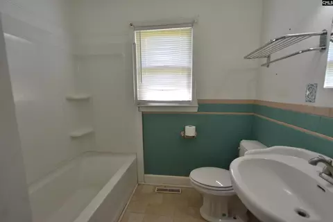 Bath - 209 Noble St, Ridge Spring, SC 29129 photo 2 of 3