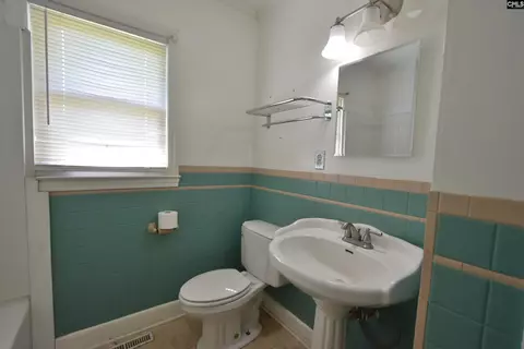 Bath - 209 Noble St, Ridge Spring, SC 29129 photo 1 of 3