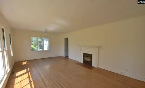 Living - 209 Noble St, Ridge Spring, SC 29129 photo 6 of 6