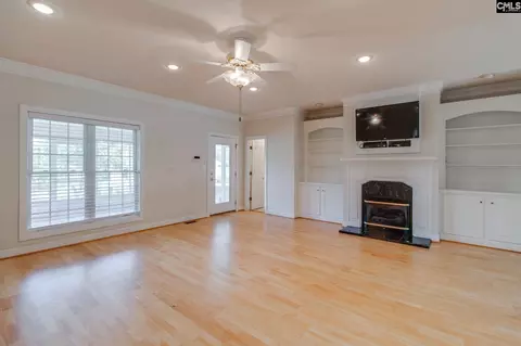 Living - 508 Davis St, Lamar, SC 29069 photo 2 of 5