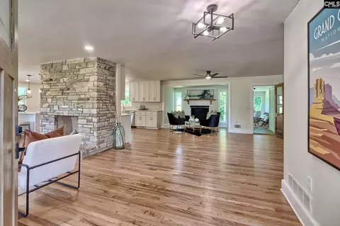 Entry Way - 900 Michaelmas Ave, Cayce, SC 29033 photo 2 of 3