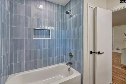 Bath - 900 Michaelmas Ave, Cayce, SC 29033 photo 4 of 5