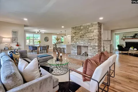 Living - 900 Michaelmas Ave, Cayce, SC 29033 photo 2 of 3