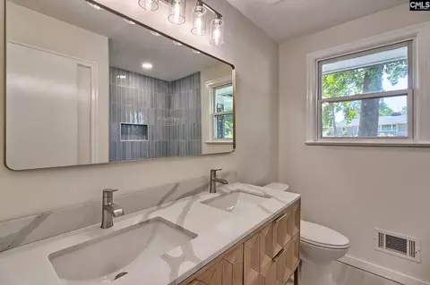 Bath - 900 Michaelmas Ave, Cayce, SC 29033 photo 3 of 5