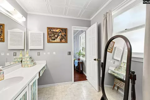 Bath - 132 Fox St, Gilbert, SC 29054 photo 1 of 3