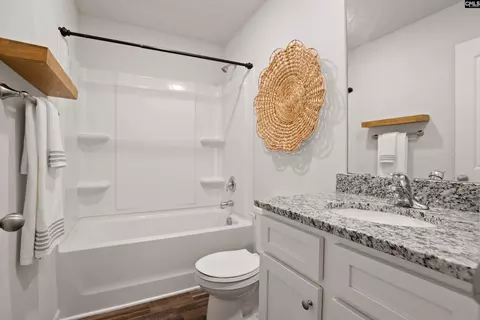 Bath - 409 Dawn Meadow Ct, Elgin, SC 29045 photo 3 of 4
