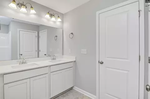 Bath - 135 Middlesex Ct, Lugoff, SC 29078 photo 1 of 2