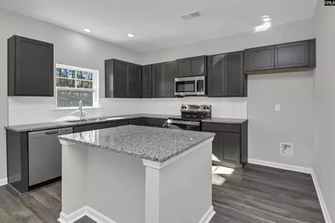 Kitchen - 130 Middlesex Ct, Lugoff, SC 29078 photo 3 of 4