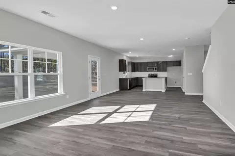 Living - 130 Middlesex Ct, Lugoff, SC 29078 photo 3 of 5