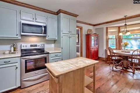 Kitchen - 919 Windy Rd, Gilbert, SC 29054 photo 4 of 6