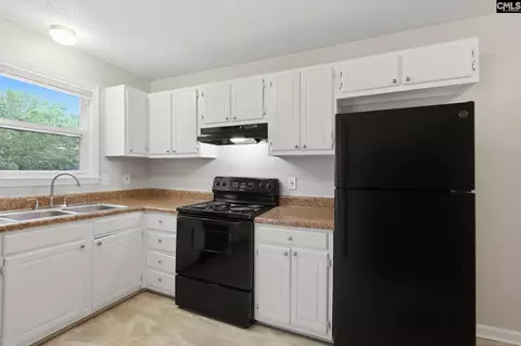 Kitchen - 200 Cable Head Rd, Irmo, SC 29063 photo 1 of 3