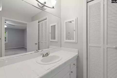 Bath - 200 Cable Head Rd, Irmo, SC 29063 photo 2 of 3