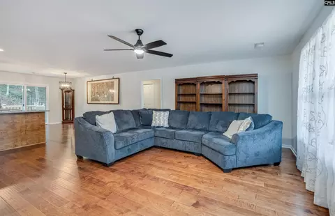 Living - 3255 Oleander Dr, Sumter, SC 29154 photo 3 of 3
