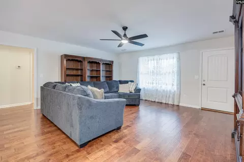 Living - 3255 Oleander Dr, Sumter, SC 29154 photo 2 of 3
