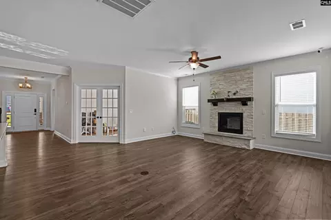 Living - 612 Cog Ln, Elgin, SC 29045 photo 2 of 3