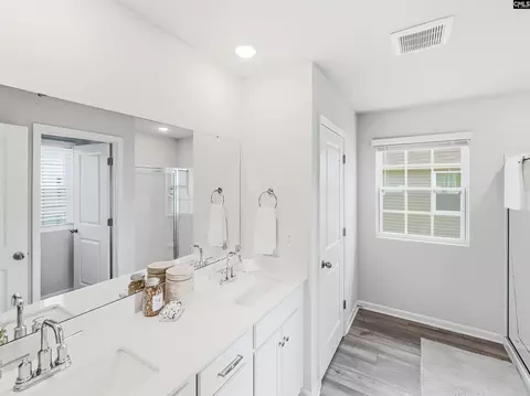 Bath - 146 Stock Rd, Gilbert, SC 29054 photo 2 of 4