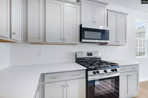 Kitchen - 1115 Swindon Ave, Gilbert, SC 29054 photo 2 of 3