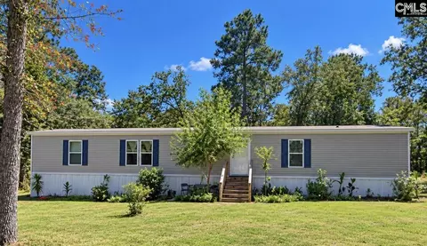 85 Robinson Ln, Saint Matthews, SC 29135