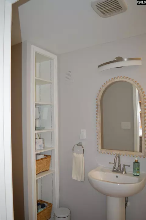 Bath - 2147 Rolling Hills Rd, Ridgeway, SC 29130 photo 5 of 7