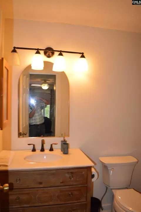 Bath - 2147 Rolling Hills Rd, Ridgeway, SC 29130 photo 1 of 7