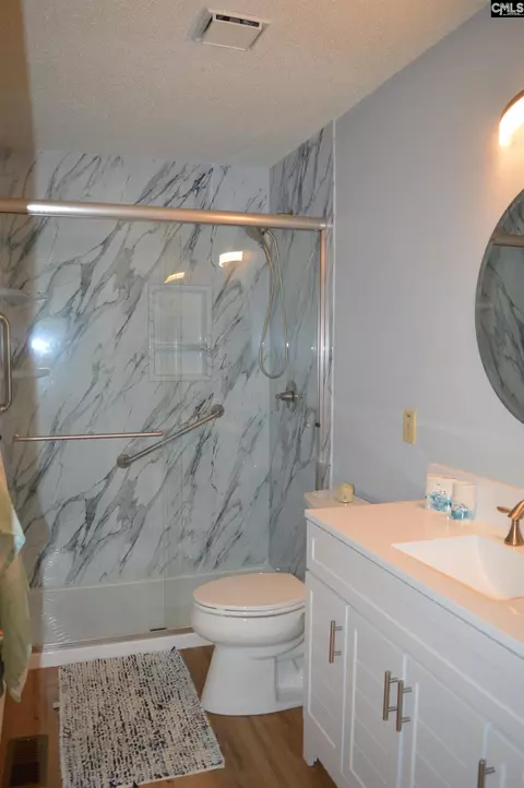 Bath - 2147 Rolling Hills Rd, Ridgeway, SC 29130 photo 3 of 7