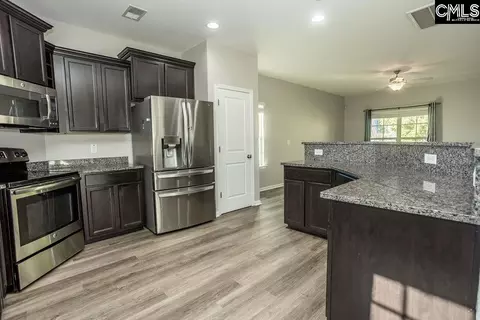 Kitchen - 181 Tufton Ct, Cayce, SC 29033 photo 5 of 5