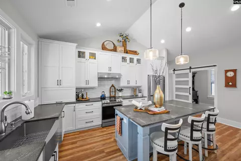 Kitchen - 104 Admirals Pt, Leesville, SC 29070 photo 2 of 4
