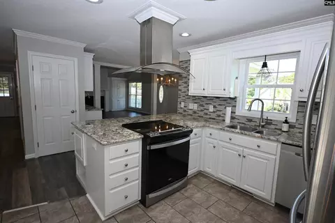 Kitchen - 103 Highland Hope Ln, Gilbert, SC 29054 photo 5 of 7