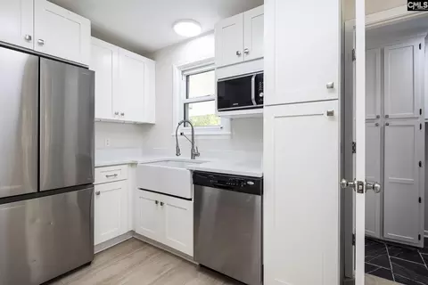 Kitchen - 2529 Windsor Dr, Cayce, SC 29033 photo 2 of 3