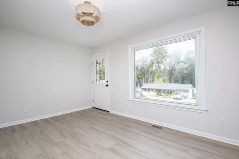 Living - 2529 Windsor Dr, Cayce, SC 29033 photo 1 of 2