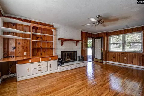 Living - 949 Gabriel Rd, Cayce, SC 29033 photo 7 of 9