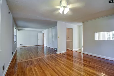 Living - 949 Gabriel Rd, Cayce, SC 29033 photo 6 of 9