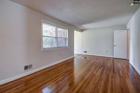 Living - 949 Gabriel Rd, Cayce, SC 29033 photo 4 of 9