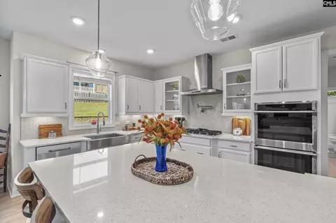 Kitchen - 527 Radnor Hunt Ct, Gilbert, SC 29054 photo 2 of 8