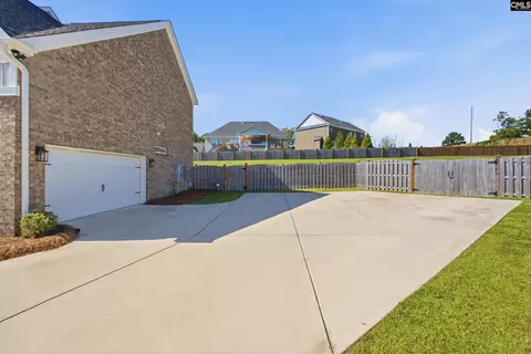 Exterior - 527 Radnor Hunt Ct, Gilbert, SC 29054 photo 2 of 5