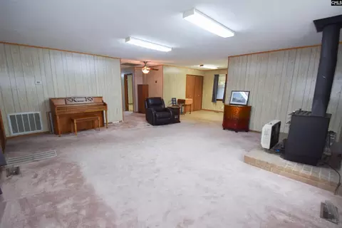 Living - 24 Langley Cir, Ridgeway, SC 29130 photo 2 of 5