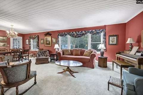 Living - 115 E Wheeler Cir, Saluda, SC 29138 photo 2 of 4