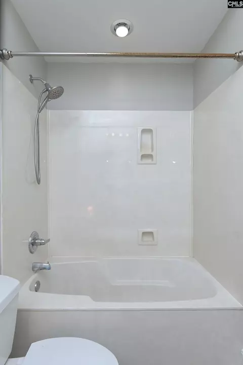 Bath - 305 Redbay Rd, Elgin, SC 29045 photo 12 of 14