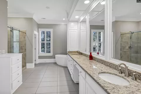 Bath - 305 Redbay Rd, Elgin, SC 29045 photo 3 of 14