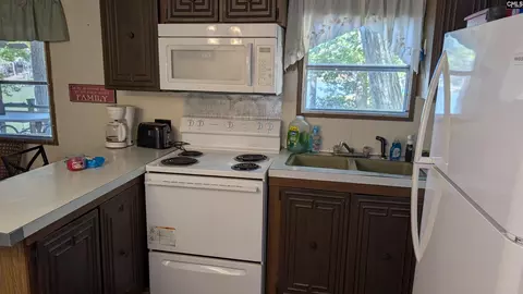 275 Kingfisher Dr, Ridgeway, SC 29130 photo 8