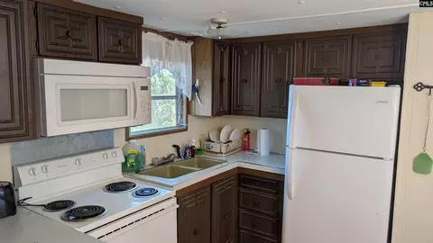 275 Kingfisher Dr, Ridgeway, SC 29130 photo 9