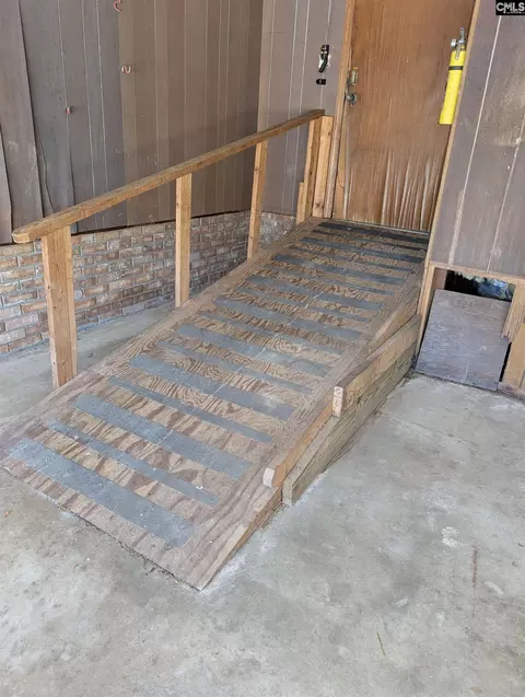 Exterior - 112 Hickory Ln, Cayce, SC 29033 photo 6 of 6