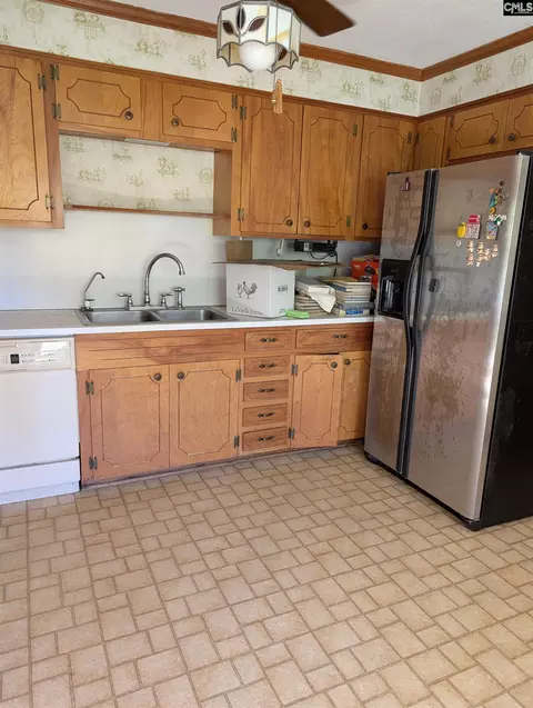 Kitchen - 112 Hickory Ln, Cayce, SC 29033 photo 2 of 2
