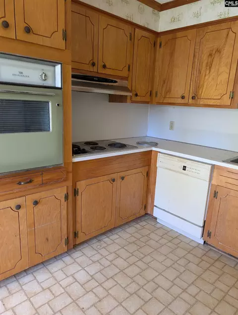 Kitchen - 112 Hickory Ln, Cayce, SC 29033 photo 1 of 2