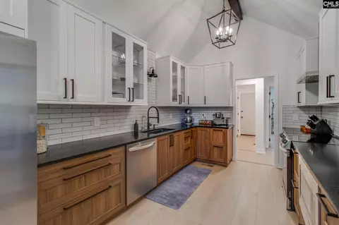 Kitchen - 23 Split Rock Ct, Irmo, SC 29063 photo 4 of 4