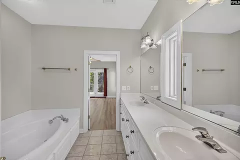 Bath - 124 Maxwell Ln, Mccormick, SC 29835 photo 3 of 6